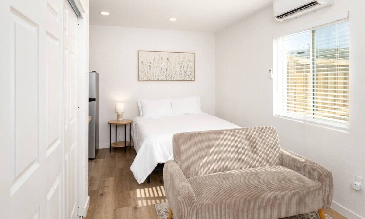 Mesa House | Private, Convenient Studio Apartment