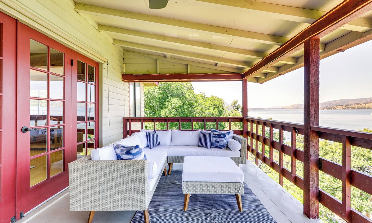 Lower Lake Cottage | Private Hot Tub w/Water Views: Lower Lake Getaway