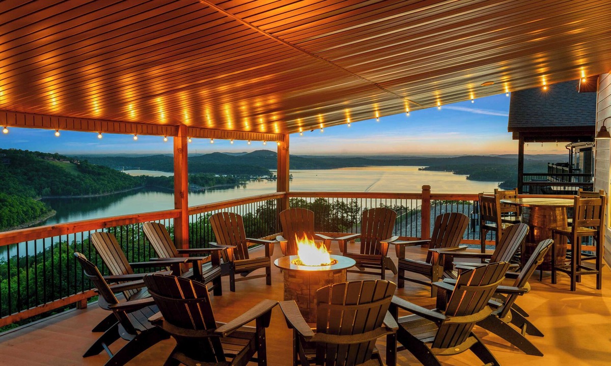Kimberling City House | Private Indoor Pool! Sleeps 35 + Lake View!