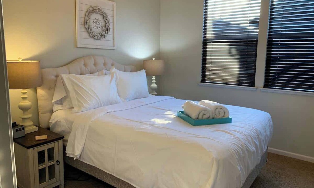 Modesto Condo | Private Loft with Attached Garage