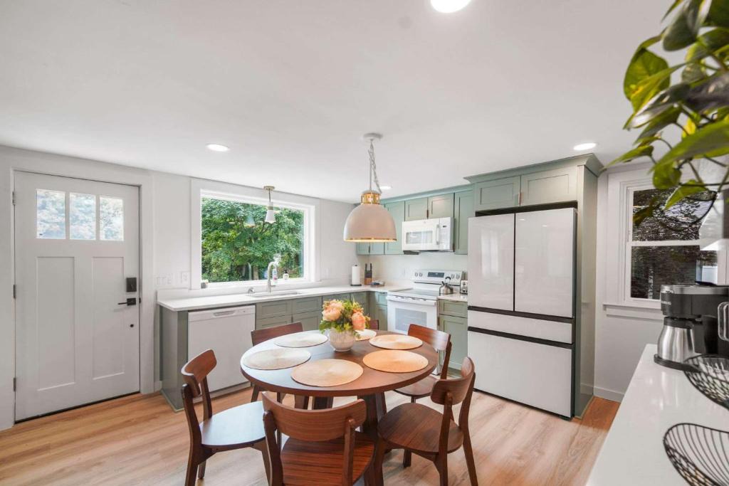 Dagsboro House | Private Pool-Fire Pit- Game Room - 20min to Beach
