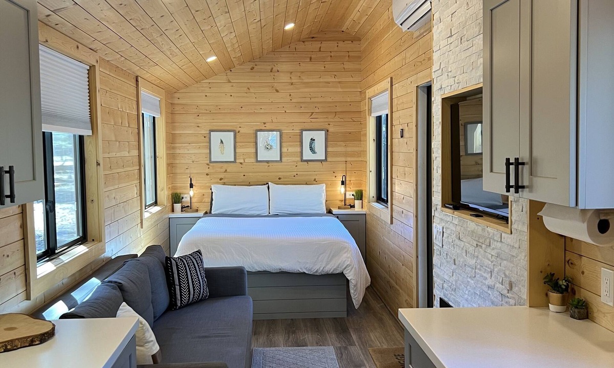 Parks Cottage | Private Retreat with 3 Tiny Houses in the Woods
