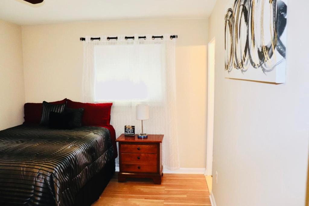 Sterling House | Private Room at Home near IAD-Sterling