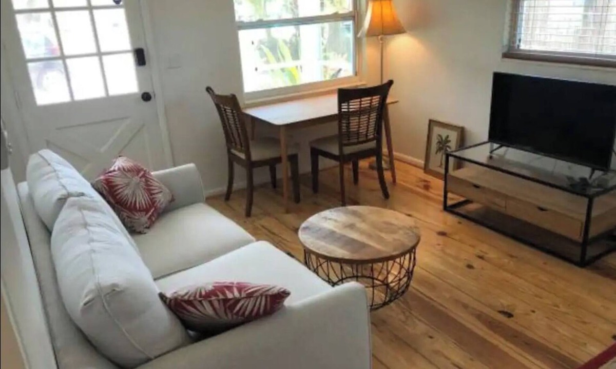 Naples Park Apartment | Private Suite near the Beach