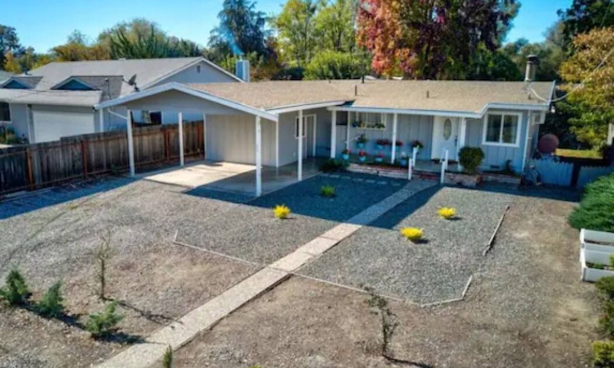 Lakeport House | PROMO 5% WEEKLY DISCOUNT! Konocti Lake House-Lakeport Ca