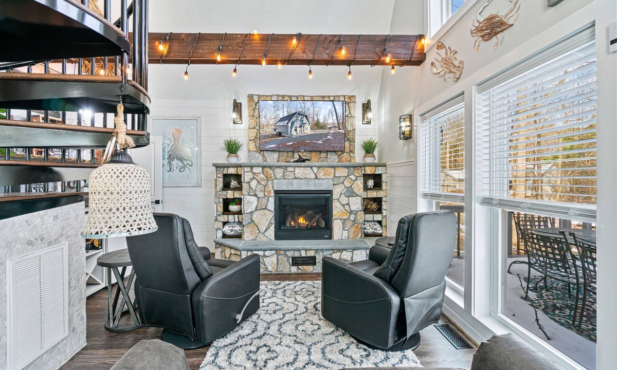 Locust Grove Cottage | Quaint & Cozy LakeView Cottage - Lake of the Woods