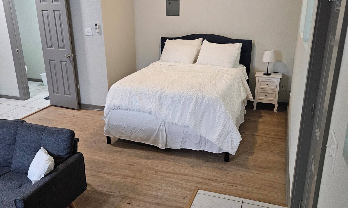 Sweeny Apartment | Quaint studio in Sweeny for a cozy getaway