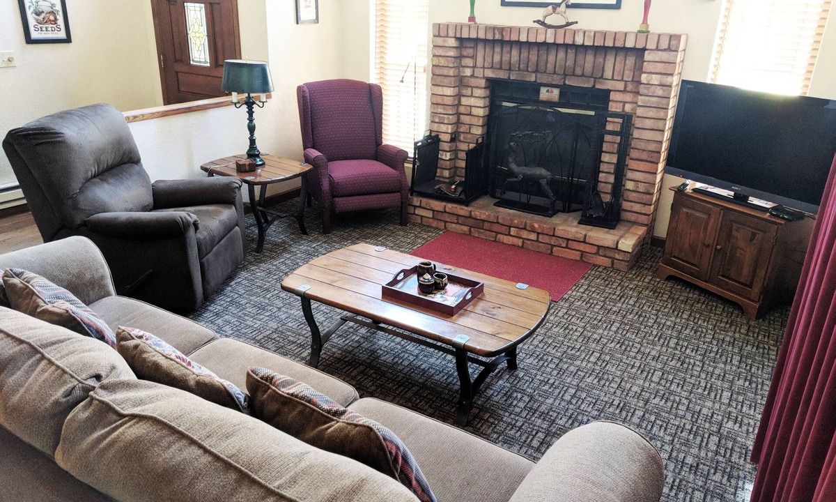 Pinetop Villa | Quality Hill Resort Villa, luxury vacation town home, sleeps six