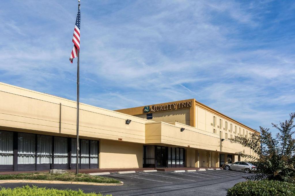 Morningside Hotel | Quality Inn Near Joint Base Andrews-Washington Area