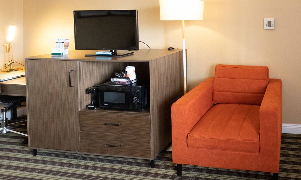 Salinas Hotel | Quality Inn Salinas City Center Area
