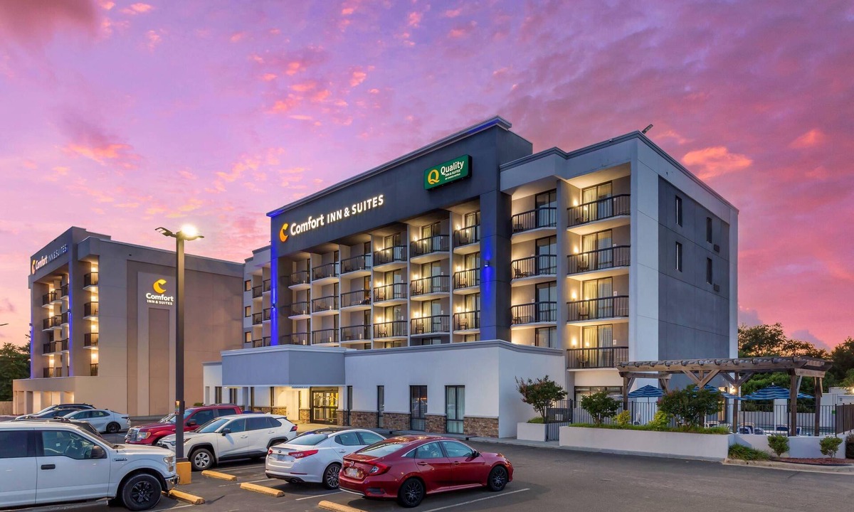 Pine Forest Hotel | Quality Inn & Suites Spring Lake - Fayetteville near Fort Bragg