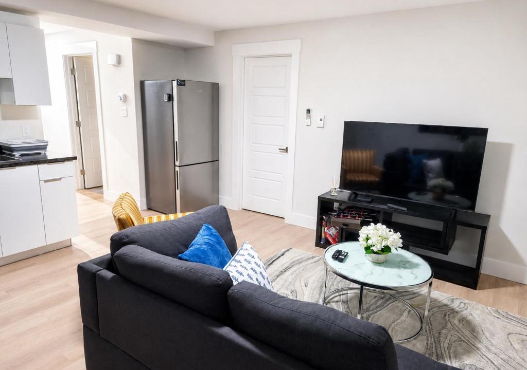 Riverview Apartment | Quiet Haven - One-Bedroom Suite