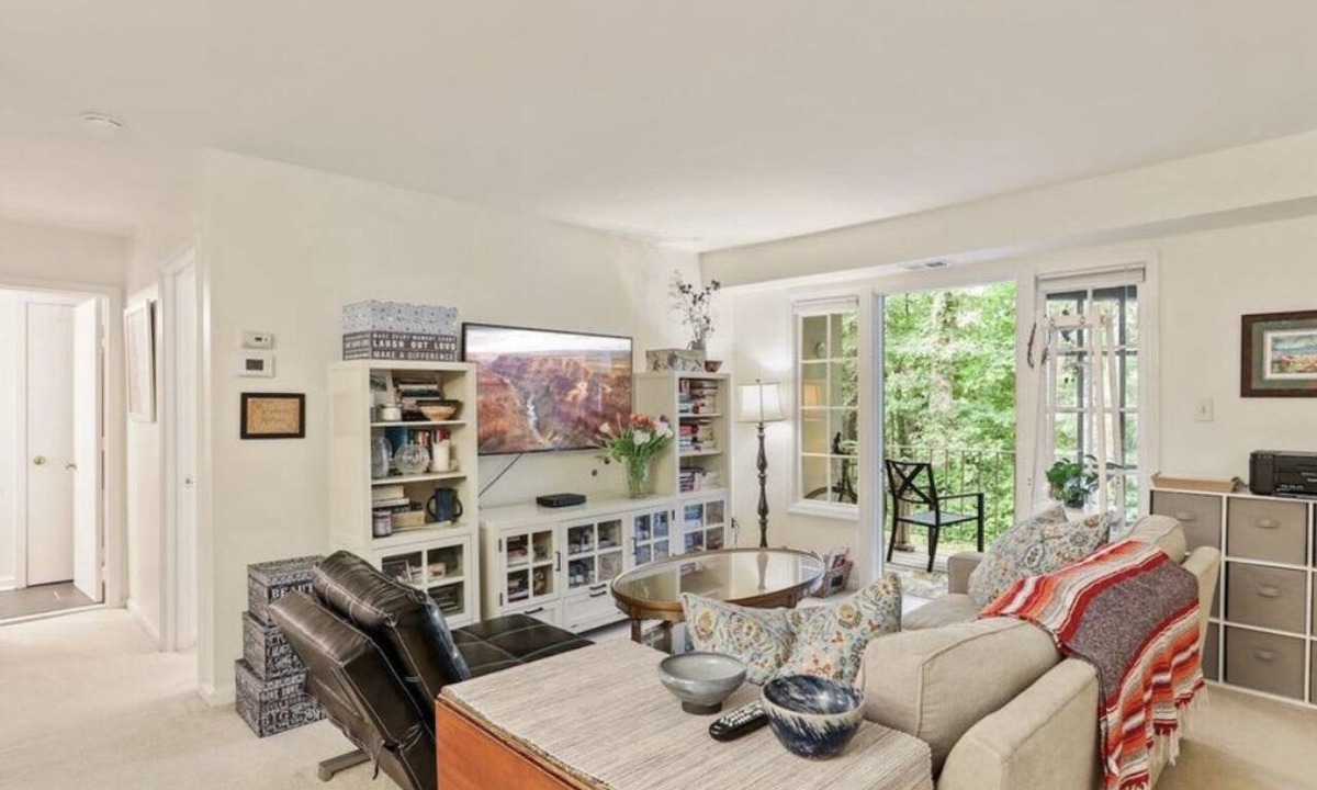 Annandale Condo | Quiet, Remodeled 1BR/1BA Condo in Annandale, VA w/pool near DC