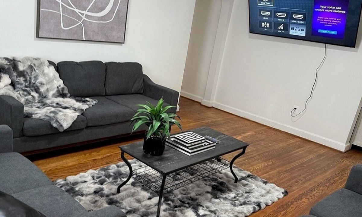 Pentagon City House | Quiet retreat in Arlington with 3 bed 2 bath and 2 metro within walking distance