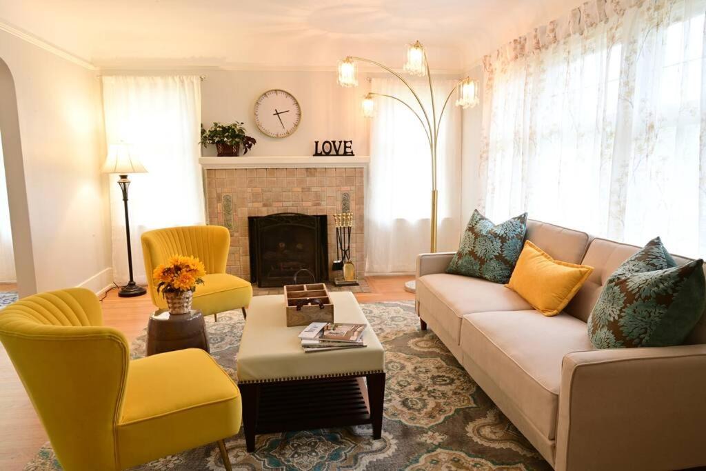 Ravenna Apartment | Quiet UW cottage by Ravenna park-Perfect location