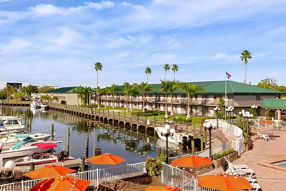 Whitfield Hotel | Ramada by Wyndham Sarasota Waterfront