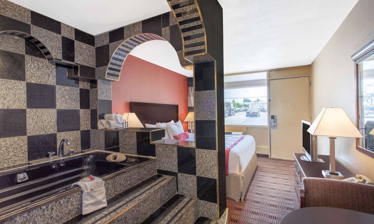 Cockeysville Hotel | Ramada Limited Cockeysville
