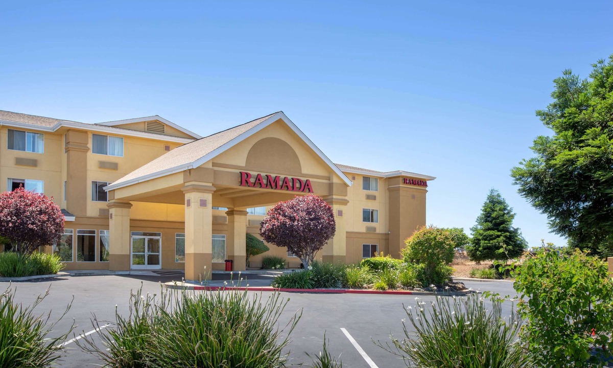 Redding Hotel | Ramada Limited Redding