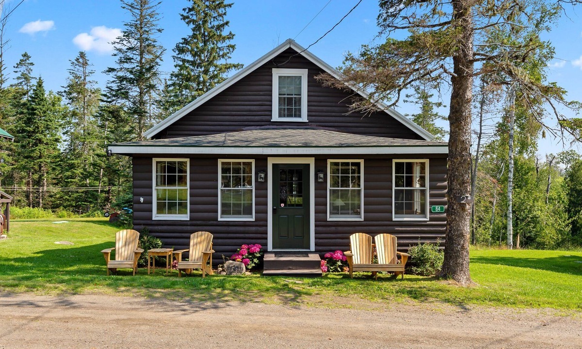 Rangeley House | Rangeley Manor 2 | Great Cabin with Shared Access to Rangeley Lake.