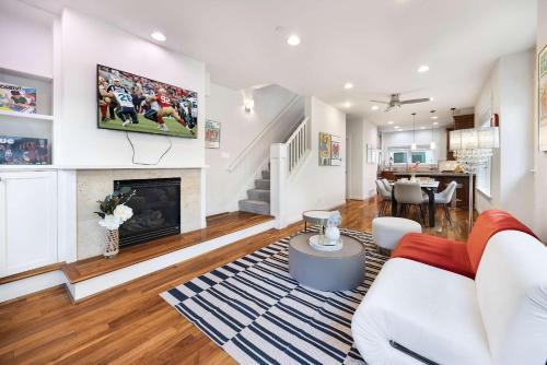 Lower Queen Anne House | Rare 3BR Modern Urban Escape Private Garage