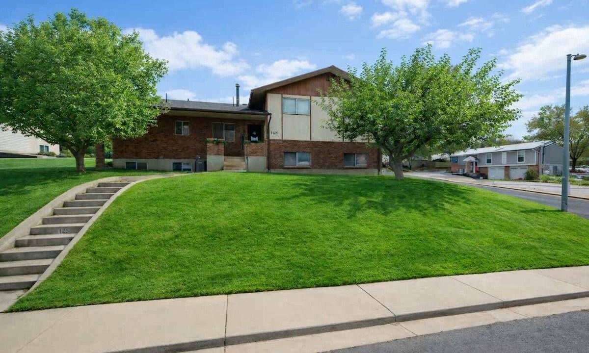 Pleasant Grove House | Rare Find! Epic Group Retreat w/2 Kitchens