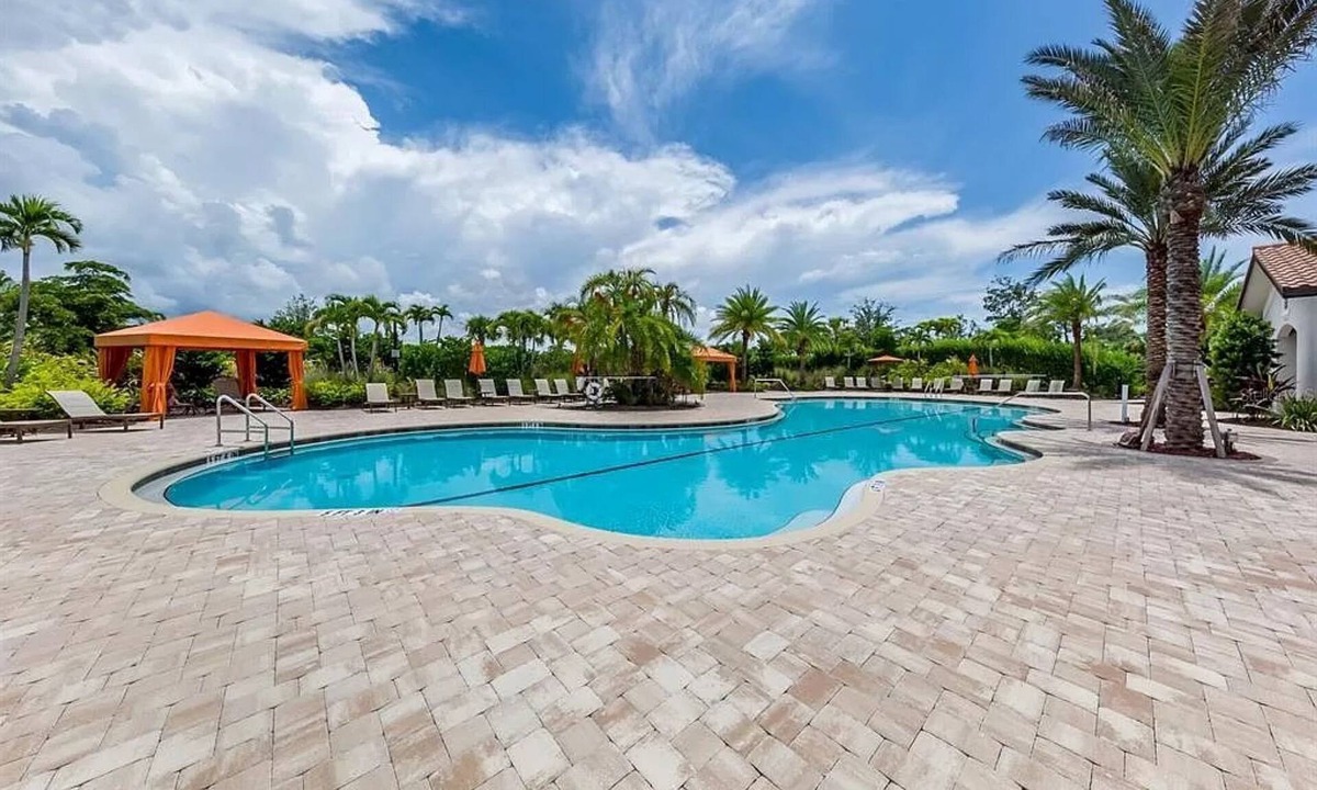 Laurel House | Rarely Offered Beach Retreat Near Nokomis & Siesta Key.