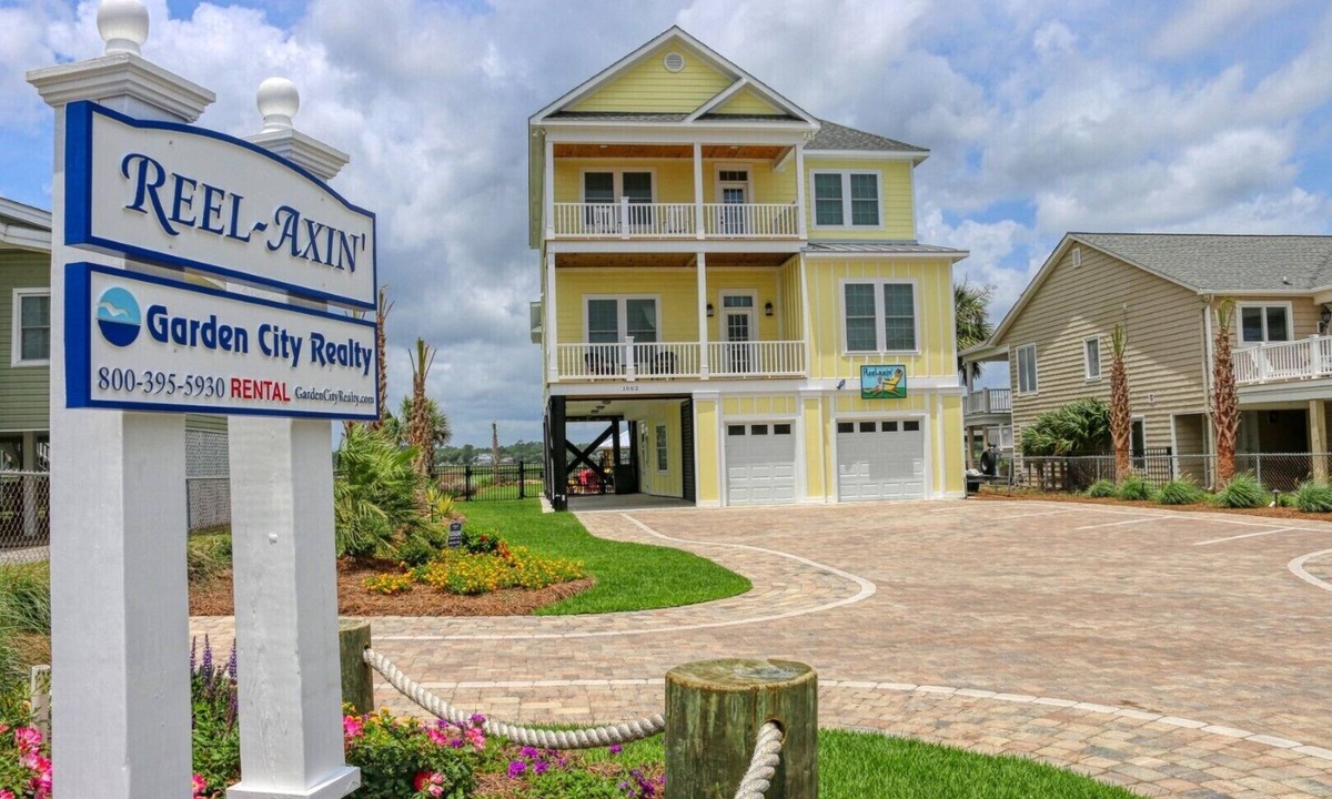 Murrells Inlet House | Reel-axin' - Six Bedroom, Six 1/2 Bath Inlet Front Home with Private Pool