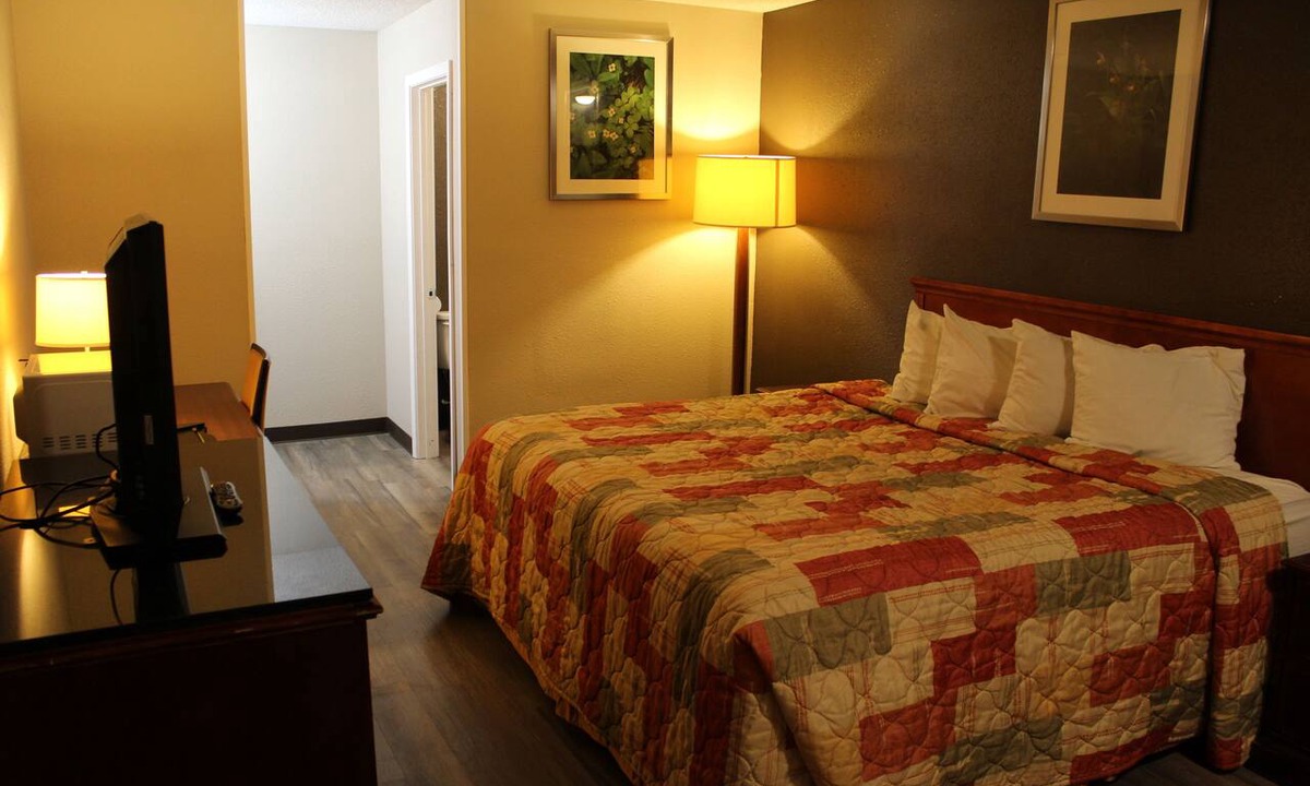 Rolla Hotel | Regency Inn