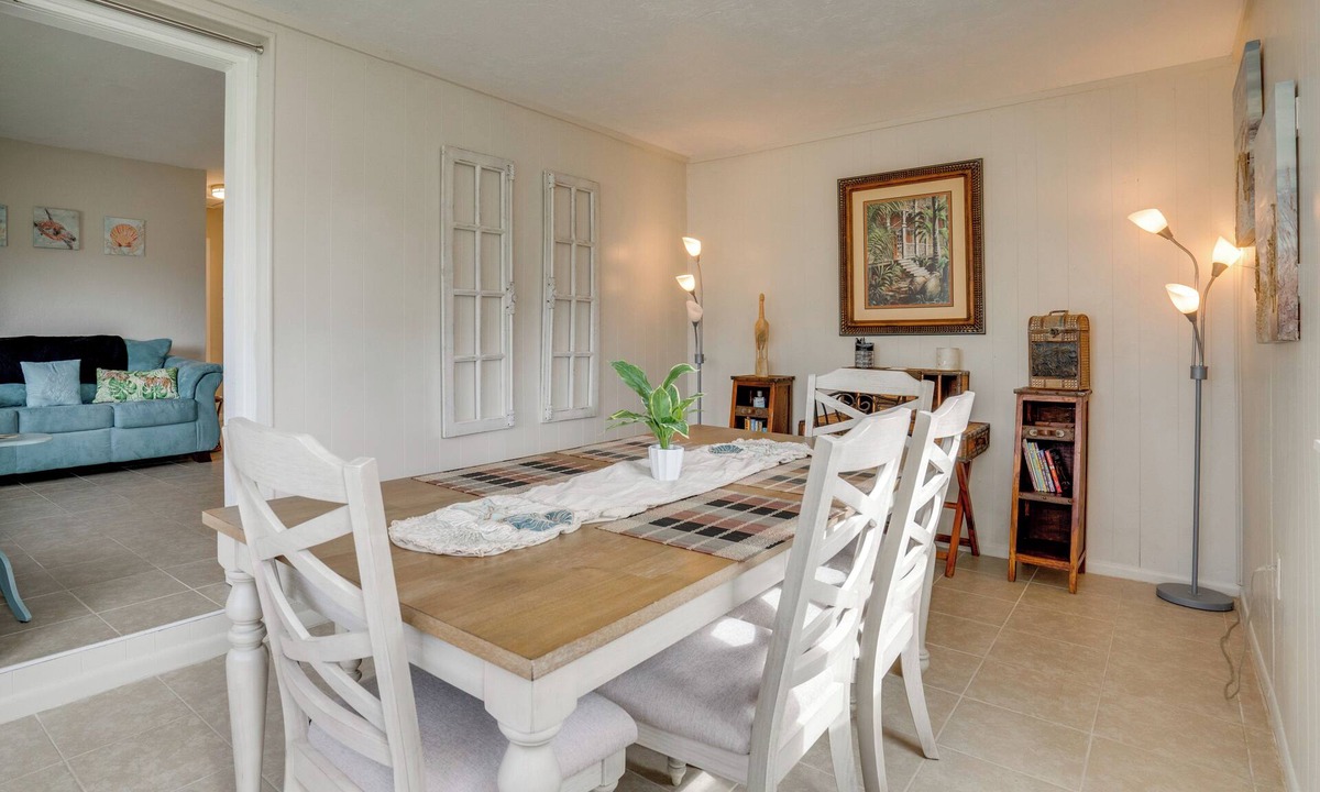 North Port Cottage | Relax in Hot Tub, Walk to Springs: North Port Home