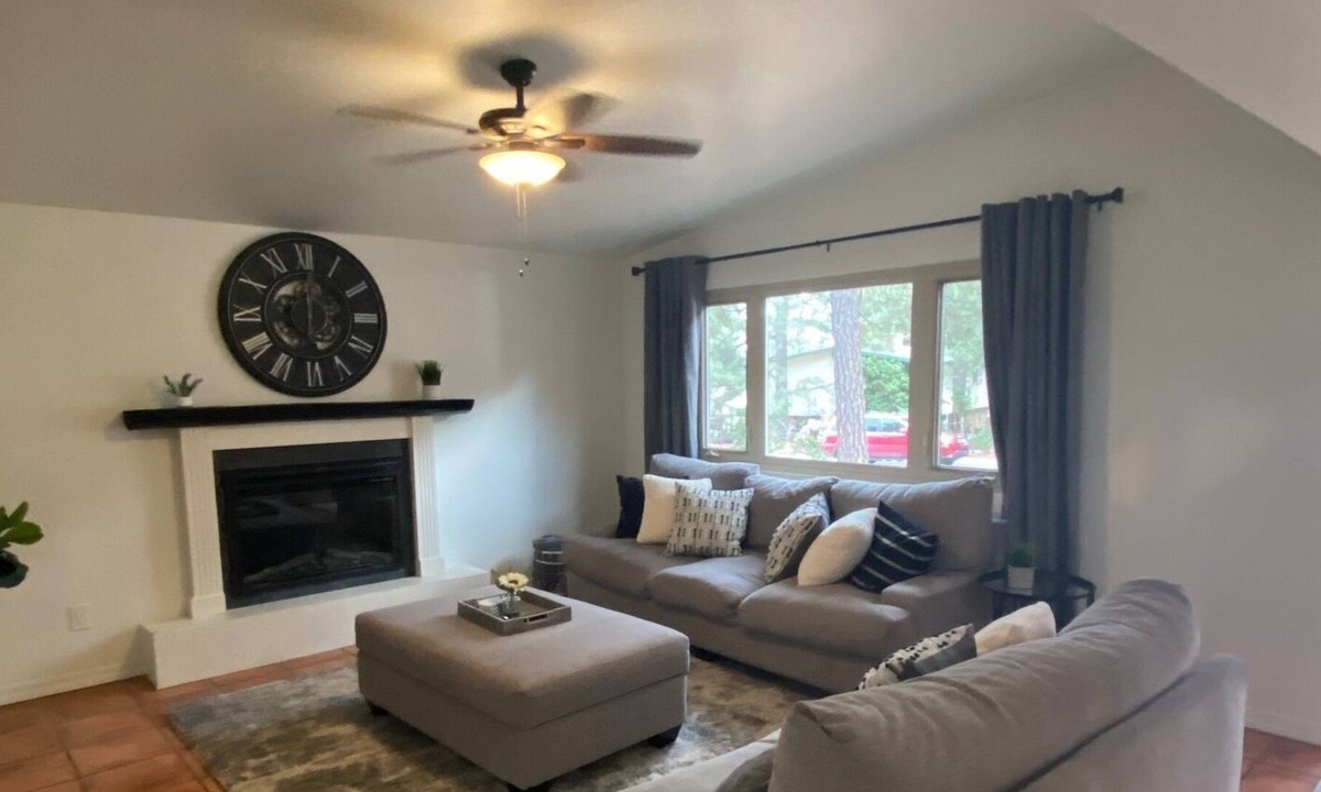 Swiss Manor House | Relaxing Getaway in Flagstaff / Minutes to Downtown & Mt. Elden