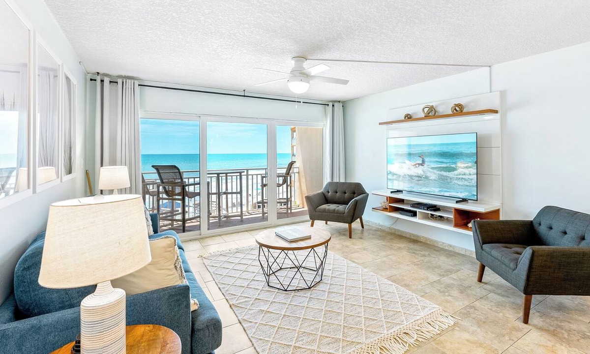 Satellite Beach Condo | Relaxing Oceanfront Condo with Steps to Beach & Heated Pool 🌴