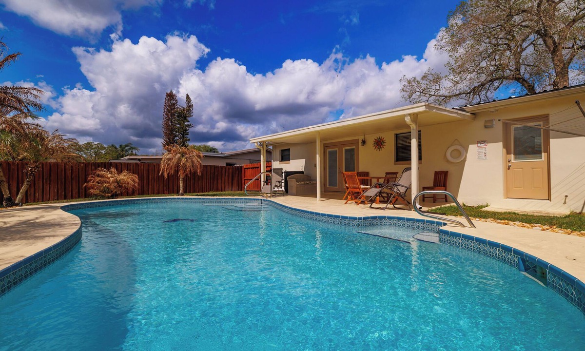 Gardendale House | Relaxing Tropical Pool Home Close to Beach and Disney