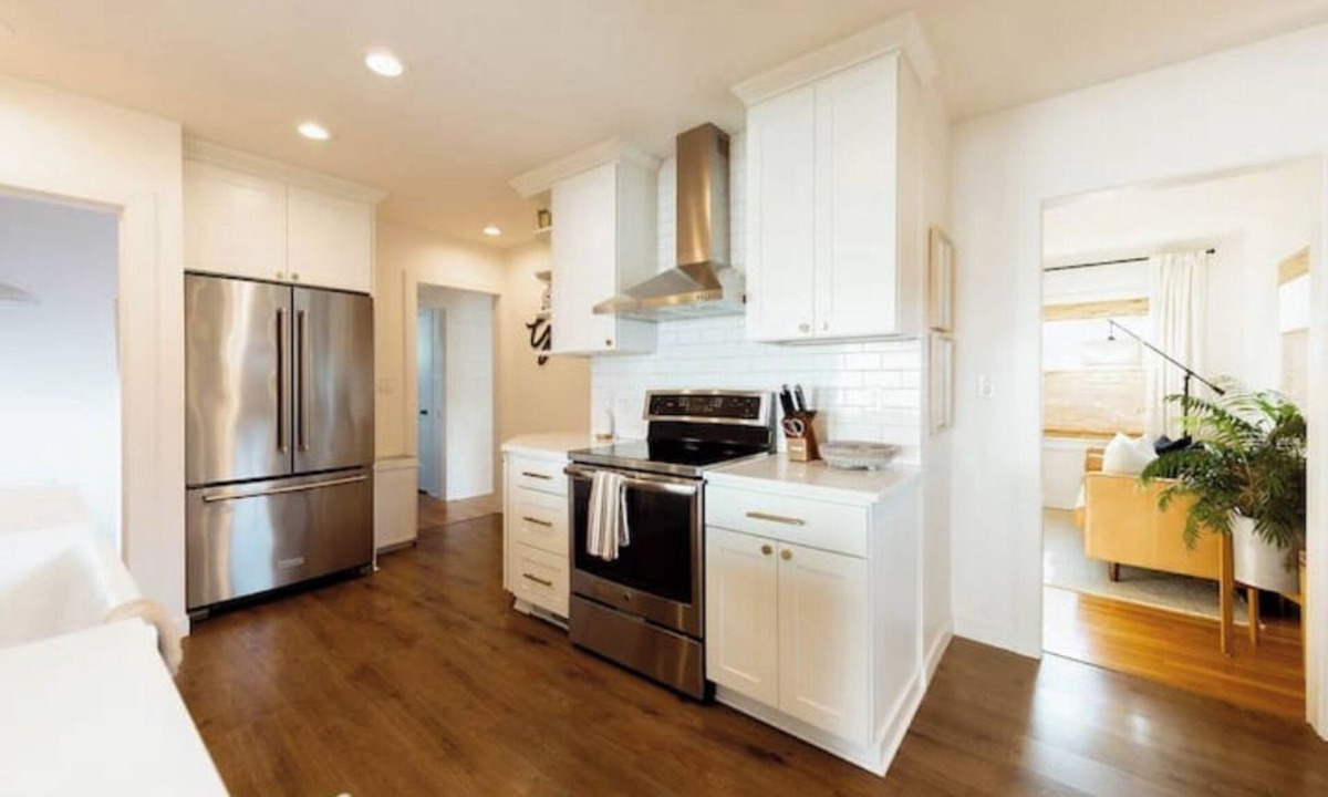 Genesee House | Renovated 3 BR Retreat with AC & 10 min to DT
