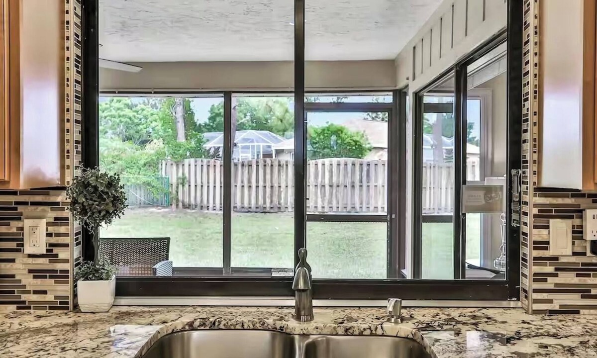 Whitfield Cottage | Renovated 3BR Dog Friendly Pond View W/D