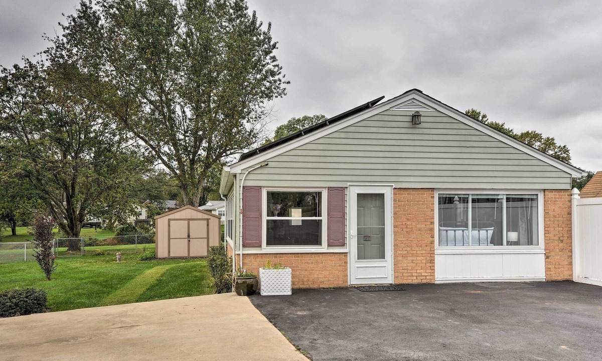 Savage-Guilford Apartment | Renovated Apt ~ 20 Miles to Baltimore & DC!