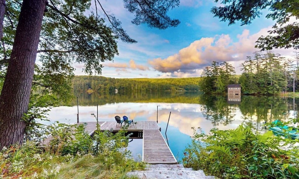 Ludlow Cottage | Renovated lakefront cottage w/hot tub, dock, kayaks, swim platform, & firepit