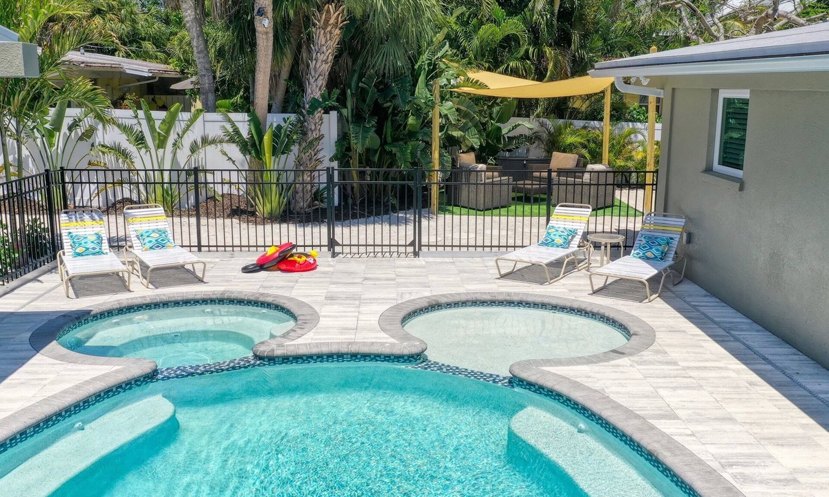 Anna Maria Resort | Resort-Style Ground Floor 2BR Pelican Suite, Heated Pool/Spa, Lakefront