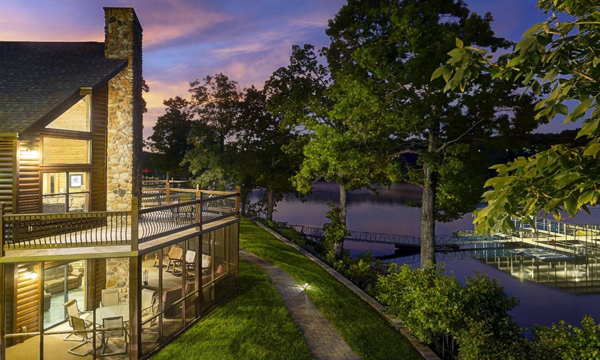 Lampe Ski Chalet | Resort-Style Lakefront Family Reunion Spot | 25+ Amenities & Room for Everyone