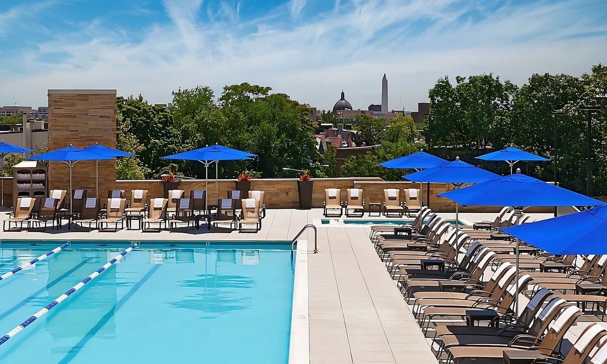 Dupont Circle Hotel | Retreat in the Heart of DC! Outdoor Swimming Pool, Pets are Welcome Here!
