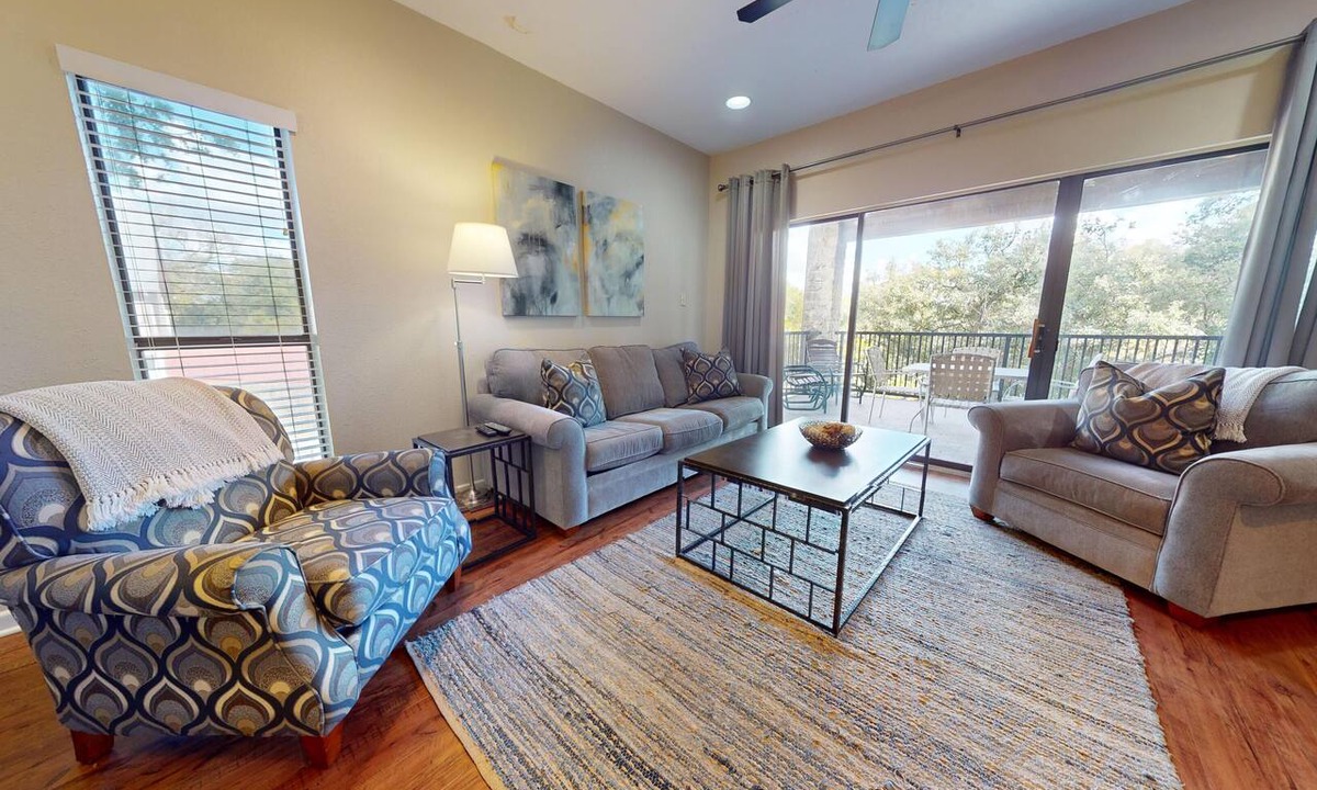 New Braunfels Condo | River City Resorts: CW C218 : Free Tubes with Rental!