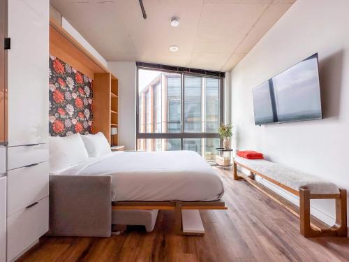 District Wharf Apartment | River & City View Suite - The Wharf DC by Monthier