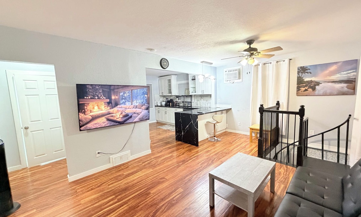 Tukwila Cottage | RiverFront 3bdr House Next to Airport, I5, Golfing, Casino, Mall, Boeing Mesuem