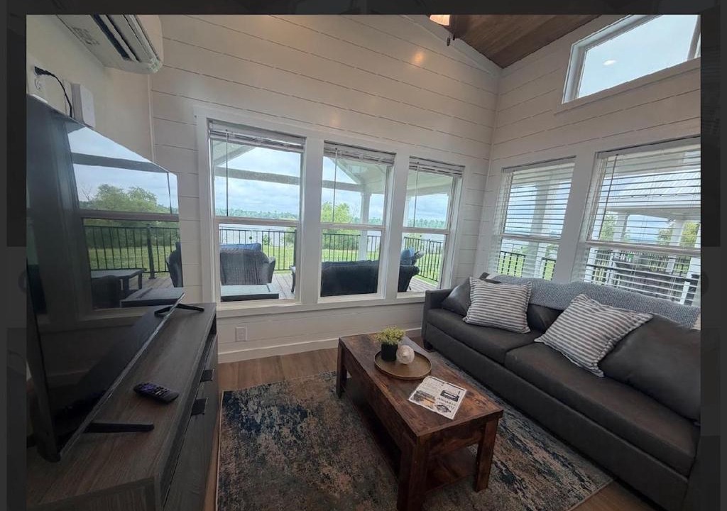 Vicksburg House | RiverMist Modern Tiny Home