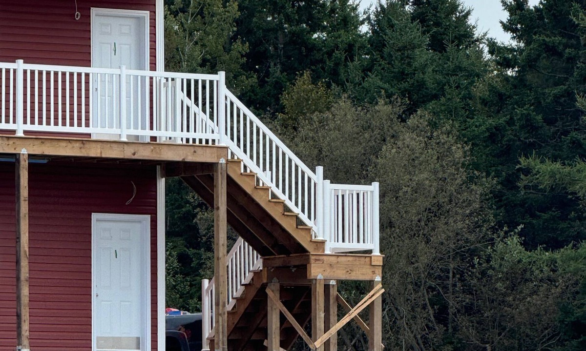Membertou House | Room-red Farm Inn - Room 12