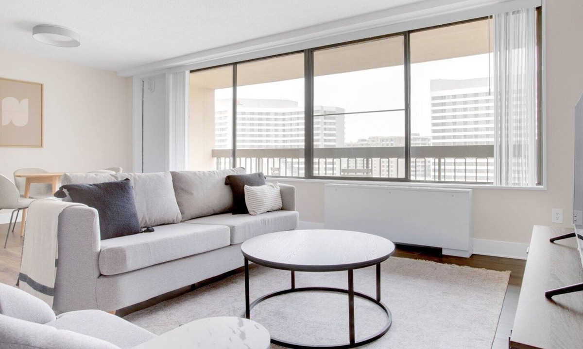 Crystal City Apartment | Roomy Crystal City 1BR w/ Gym & Concierge, steps to Metro, by Blueground