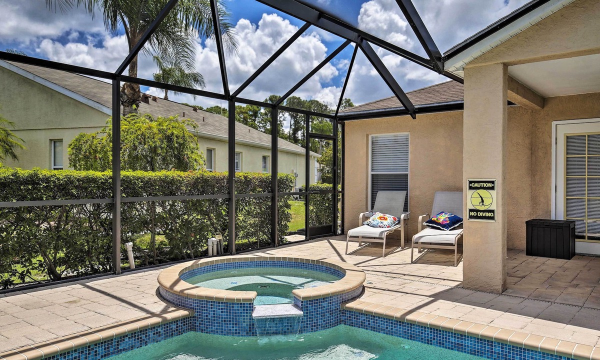 Sabal Harbour Cottage | Saltwater Pool, Spa & Lanai: Bradenton Home