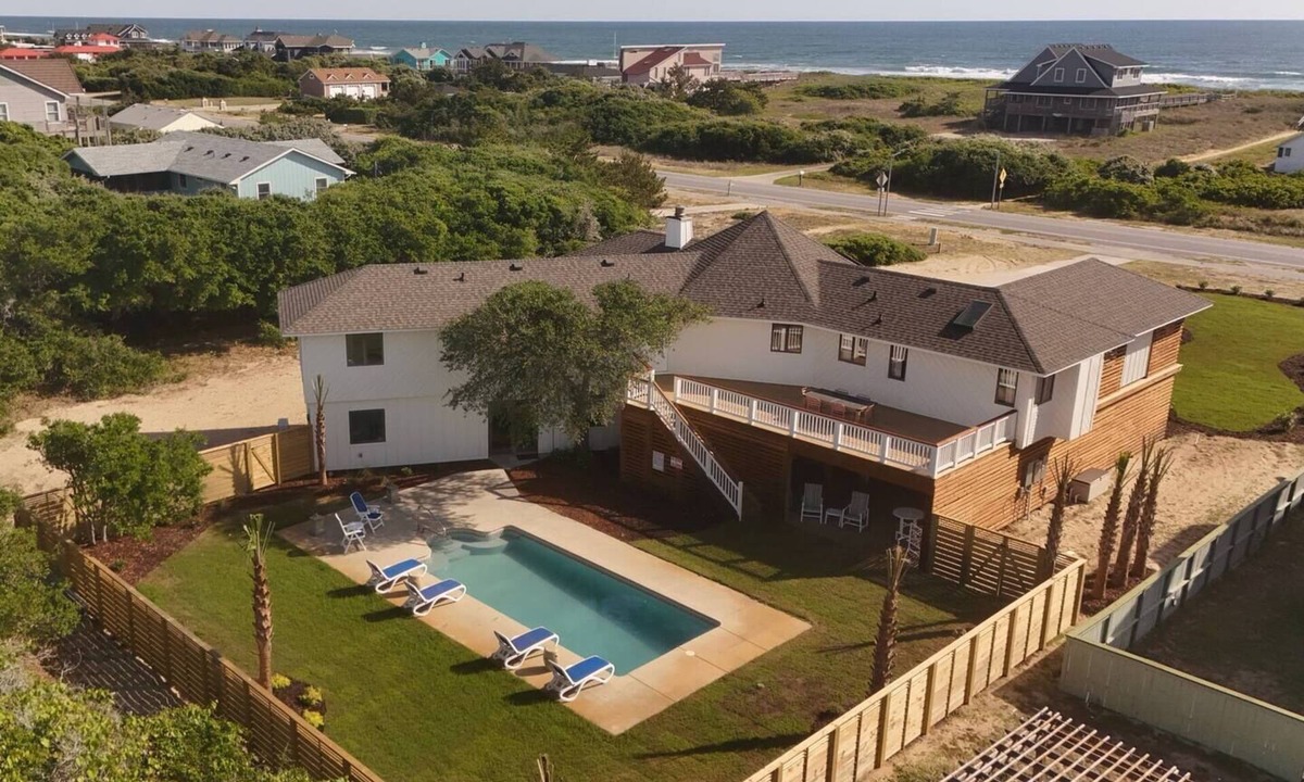 Southern Shores Cottage | Salty Ober + Semi-Oceanfront with Private Pool
