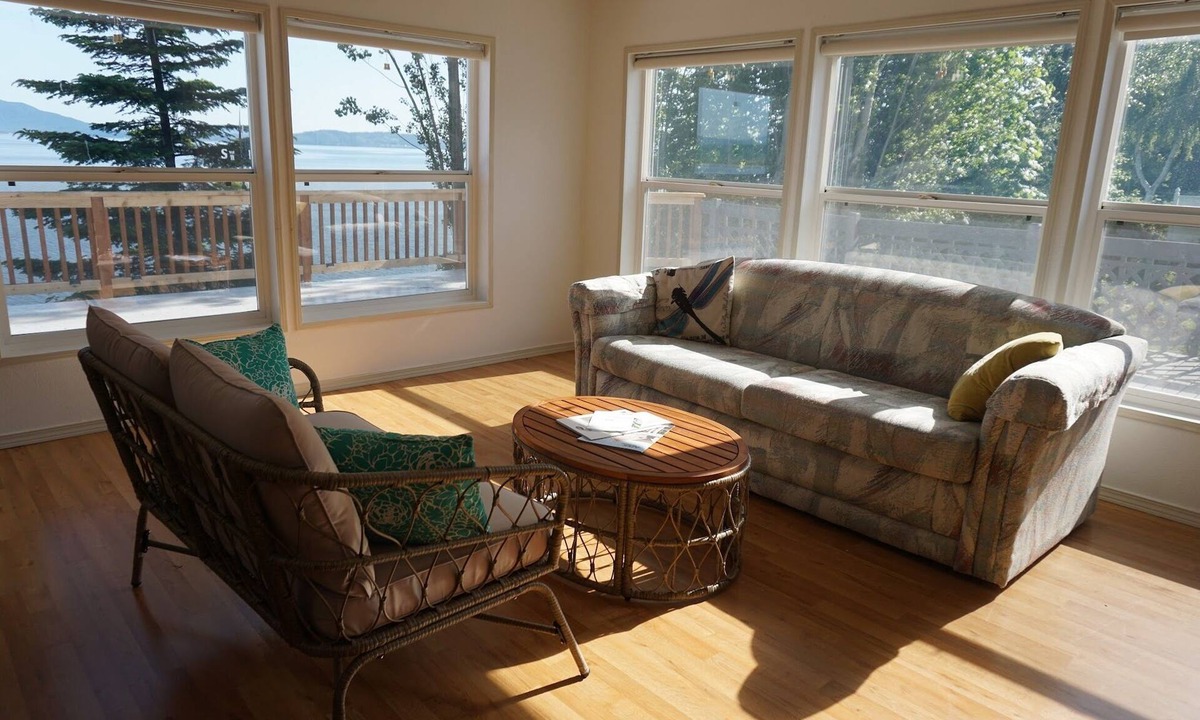 Ferndale House | Sandy Point Waterfront Retreat