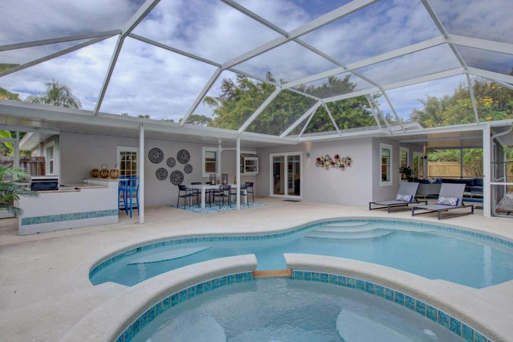 Indian Beach Sapphire Shores House | Sapphire Shores Pool Home