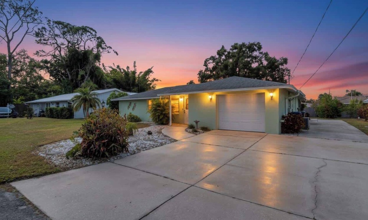 Sarasota Springs House | Sarasota Sunhaven – Home Near Beaches!